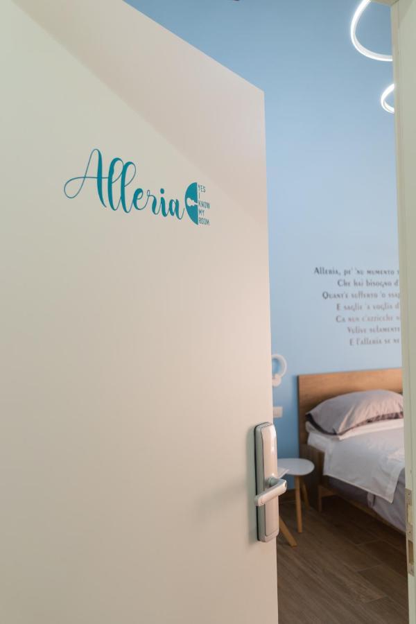 Yes I Know My Room - Storico Naples Luaran gambar